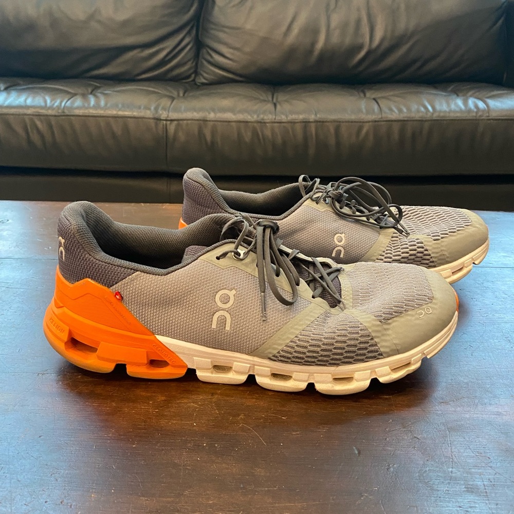 Men’s on cloud running shoes size 12.5 cloud flyer orange grey Swiss engineering